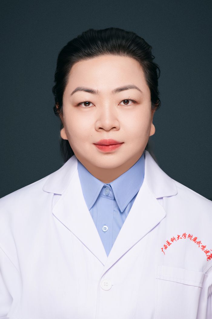 李霏艳